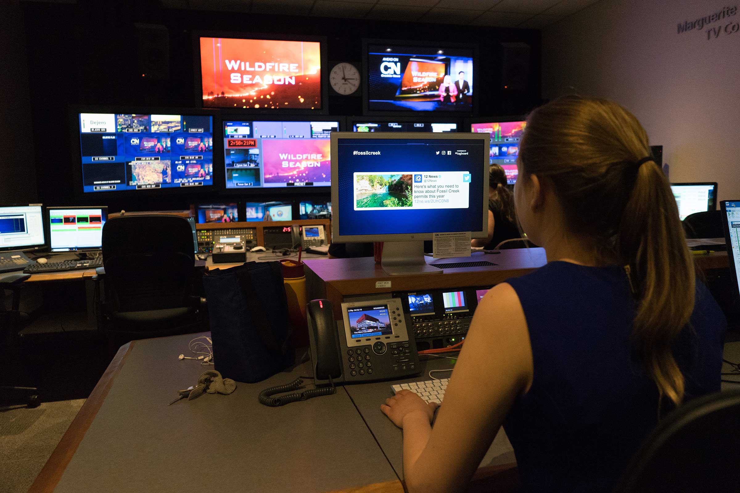 Cronkite News producer Emily Giordano makes a slideshow