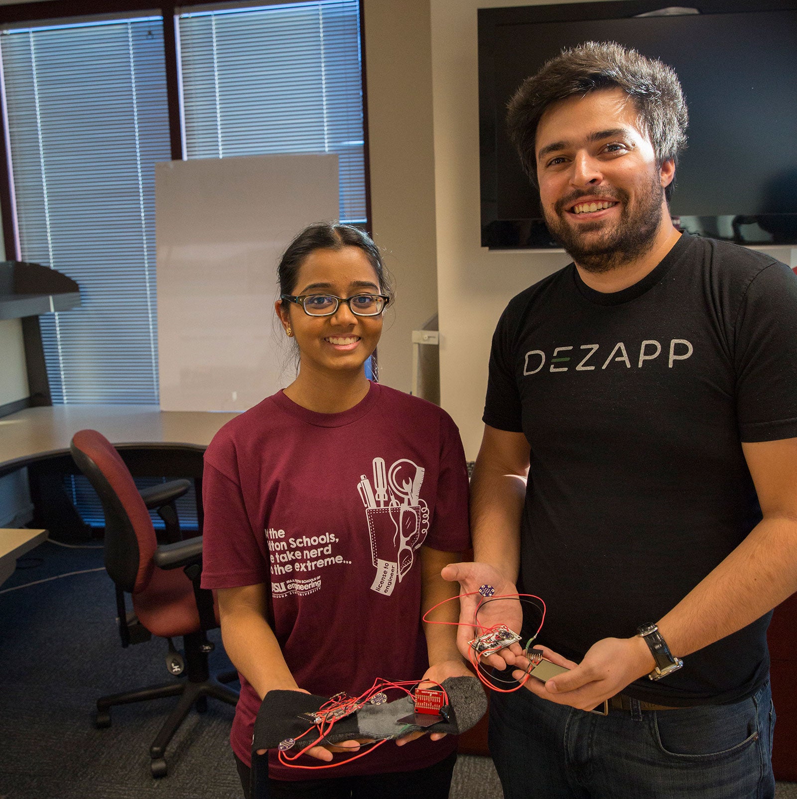 High school student Shreya Venkatesh is mentored by doctoral student Arash Tadayon.