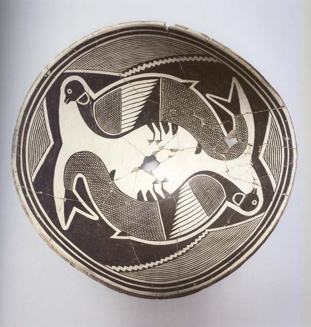 photo of Mimbres black-on-white ceramic design