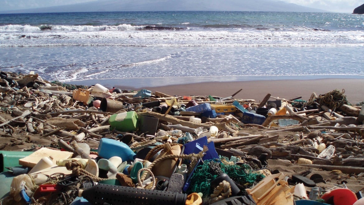 /sites/default/files/noaa-marine-debris-laden-beach-in-hawaii_7656551586_o-cropped_0.jpg 