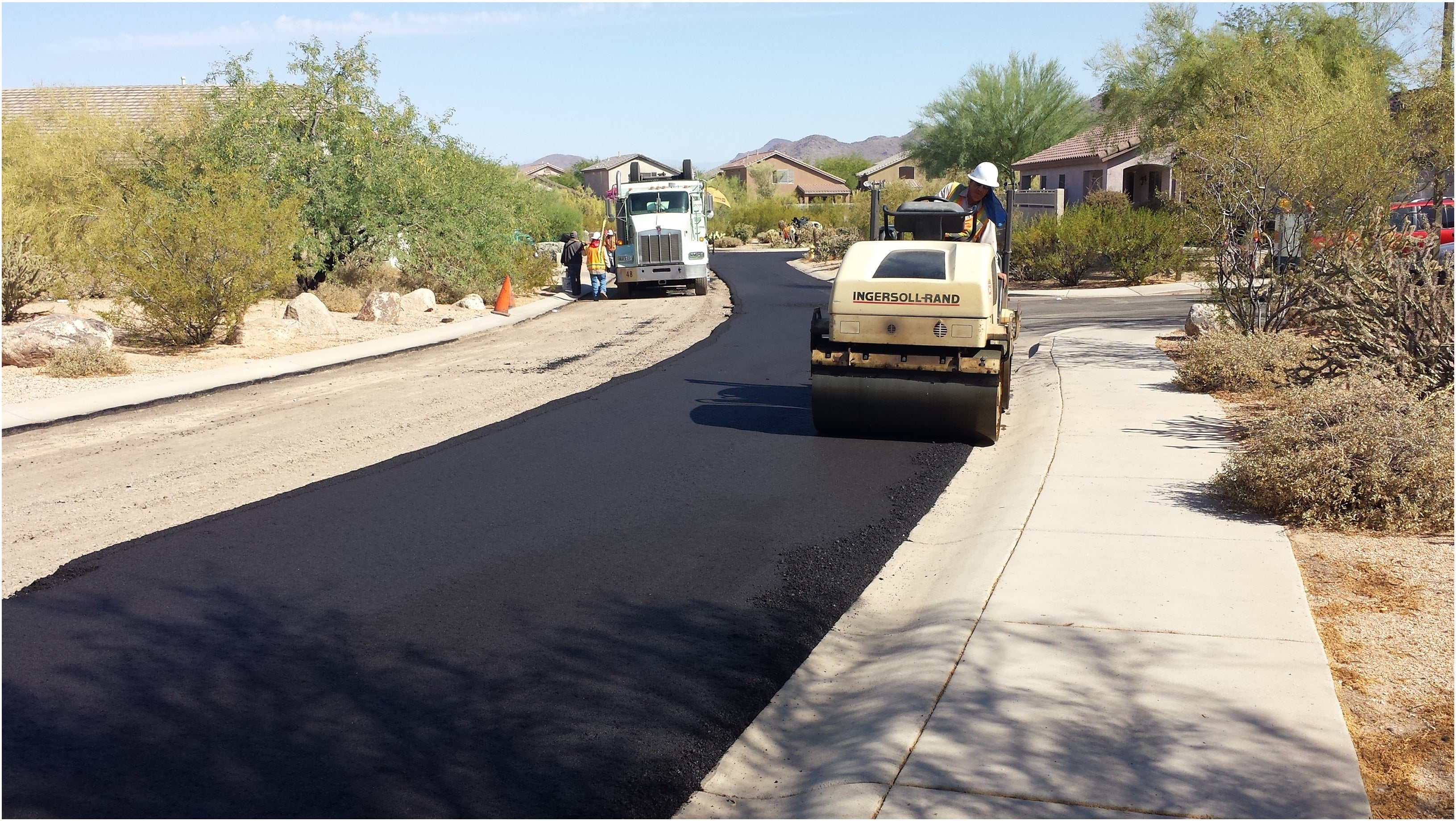 Road pavements are strengthed with synthetic fibers for more durability