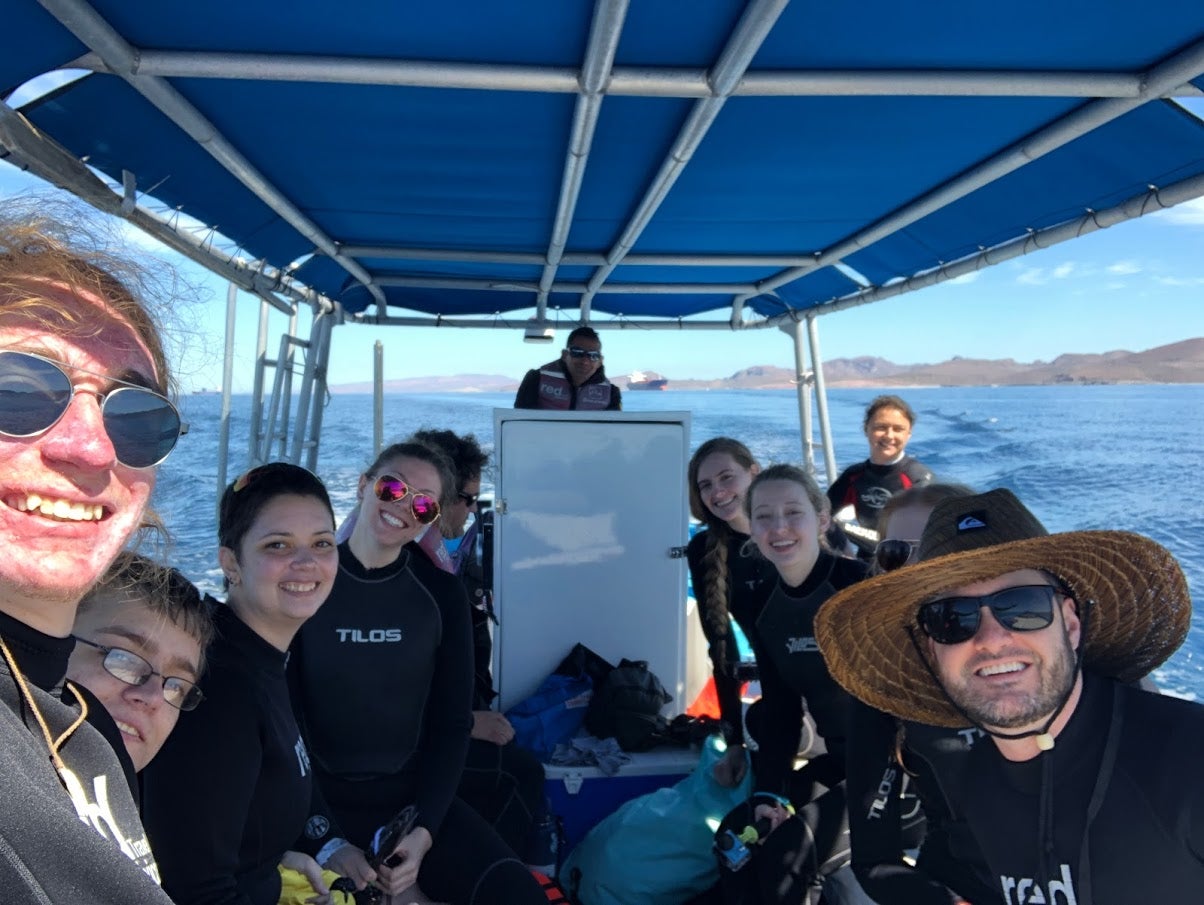 ASU professor Jesse Senko with bio class in Mexico