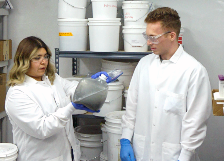 engineering doctoral student Aide Robles and undergraduate Maxwell Silverman