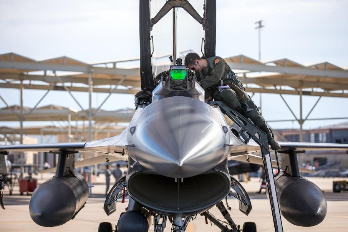 Luke AFB F-16