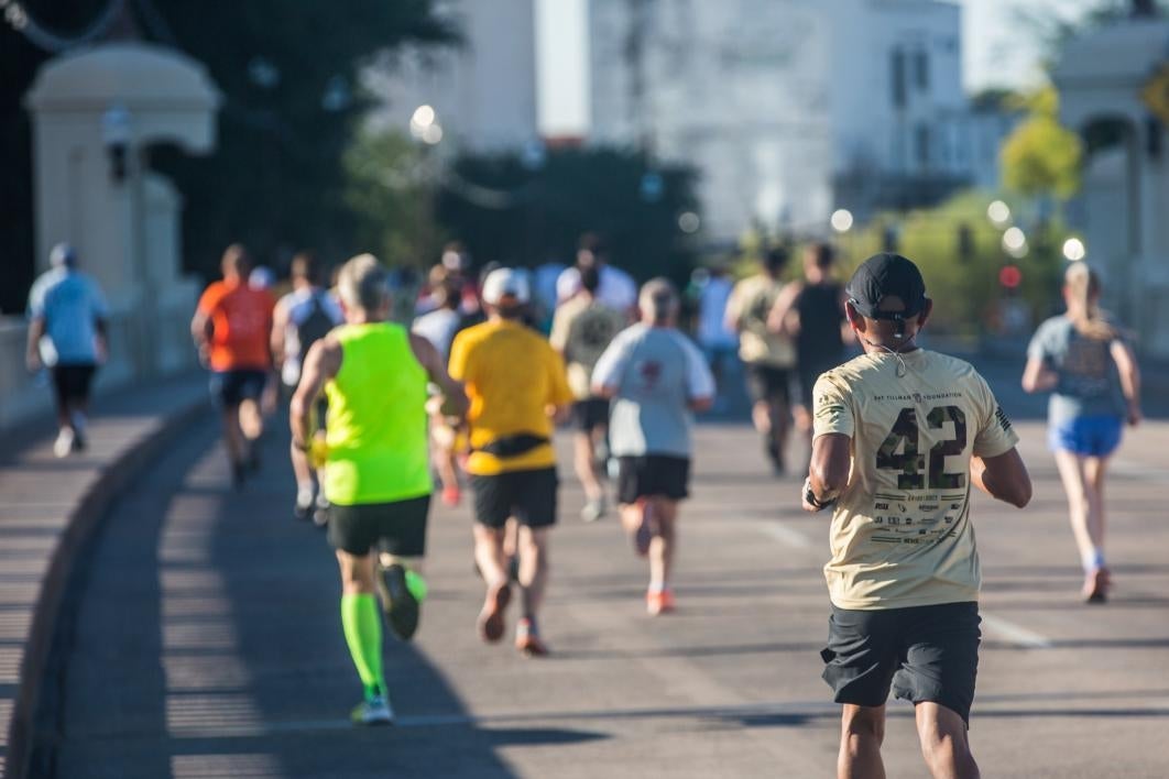 Racers cross the Mill Avenue Bridge in the 2017 Pats Run