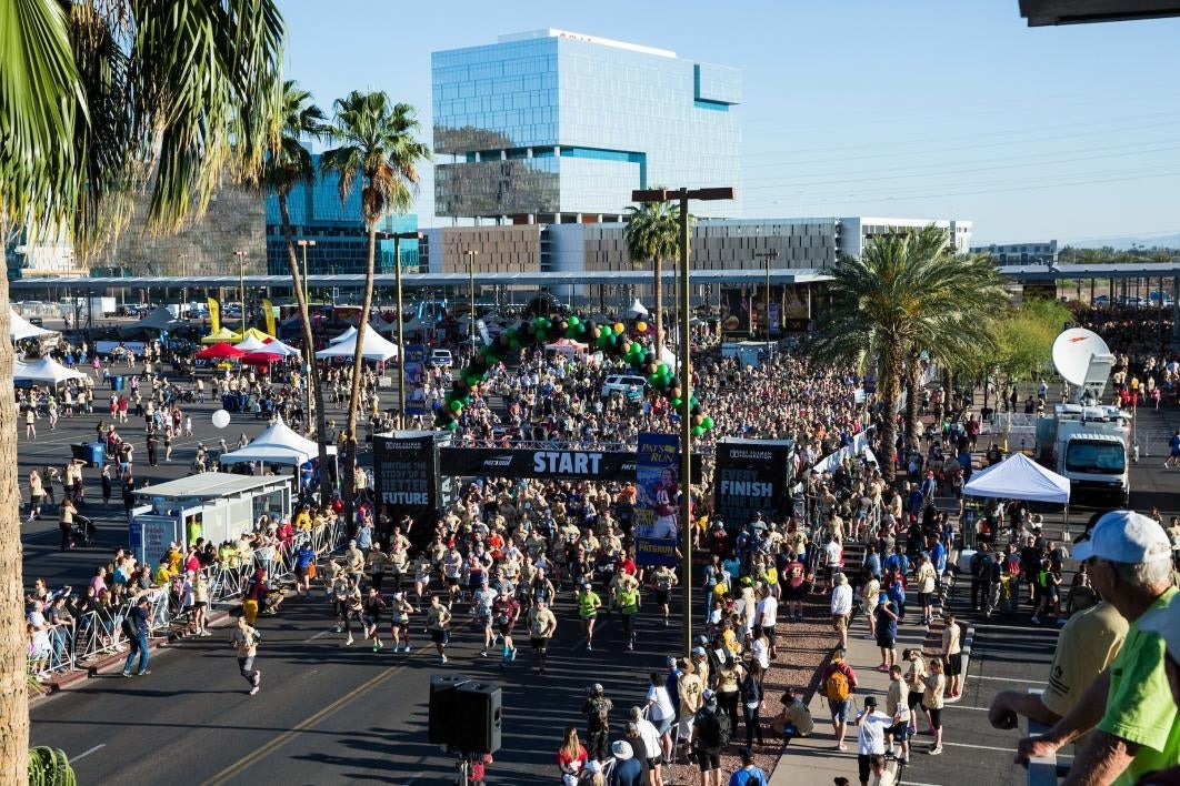 Crowd photo at Pats Run