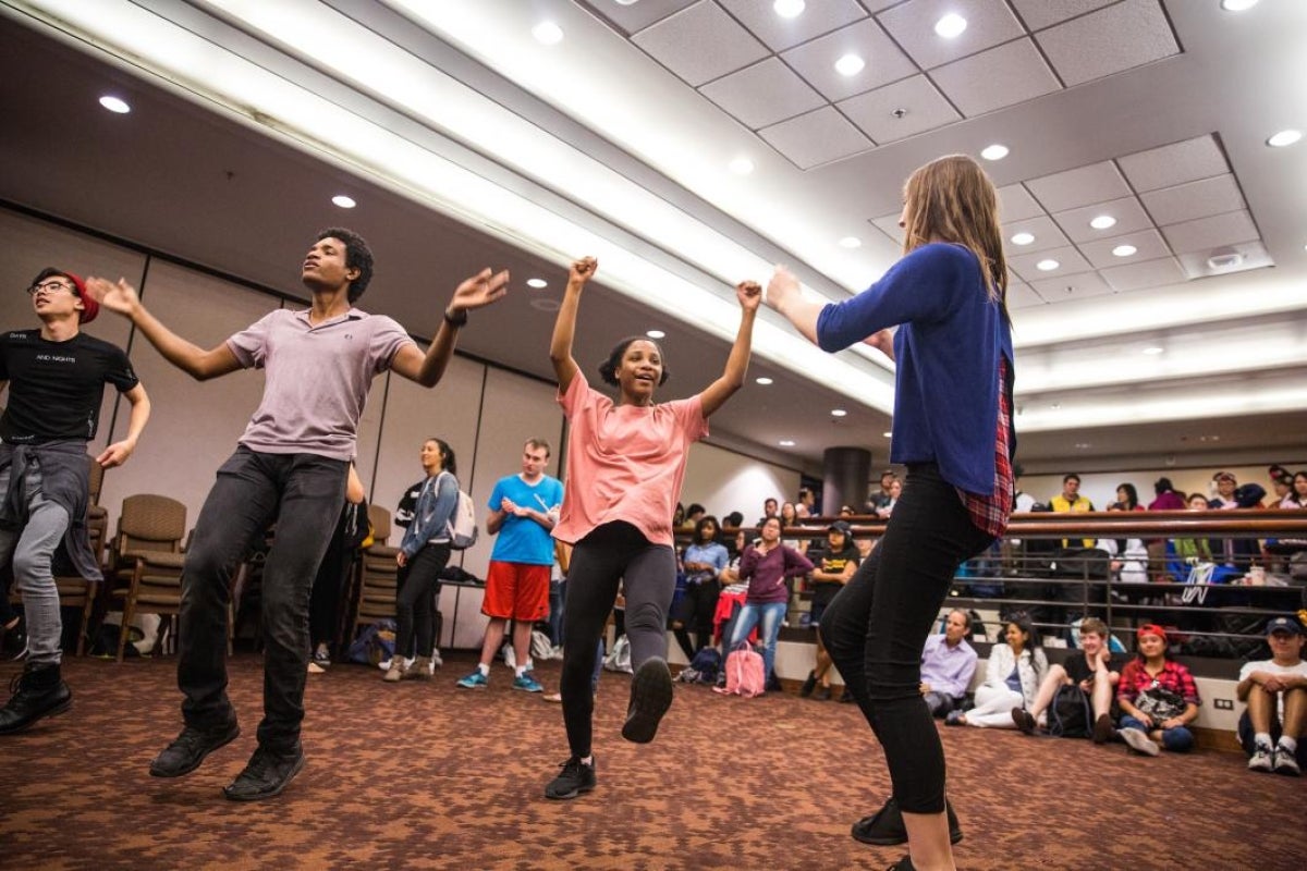 Students learn K-pop dance moves