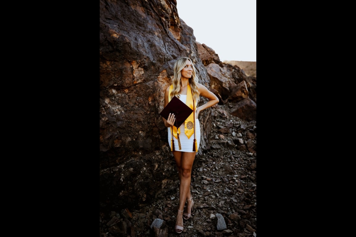 ASU@Lake Havasu City graduate, Brooke Bahde leads local photography business