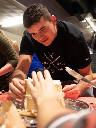 gingerbread contest