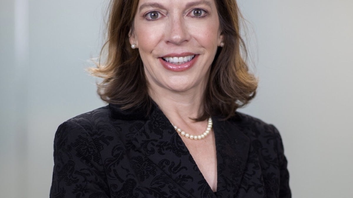 Headshot of Evelyn Farkas