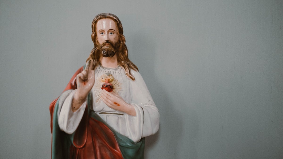 small jesus christ figurine