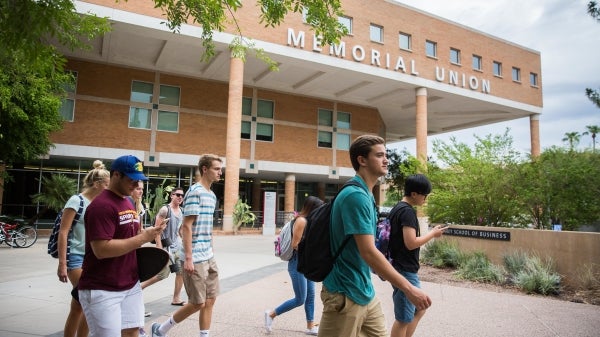 Fall 2016 first day - students walk past Memorial Union