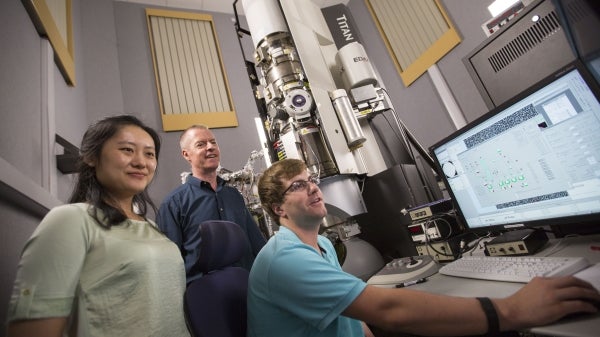 School for Engineering of Matter, Transport and Energy, SEMTE, TEM, transmission electron microscopy, Jessica Hochreiter, Peter Crozier, Arizona State University, ASU, Ira A. Fulton Schools of Engineering, engineering, materials science and engineering